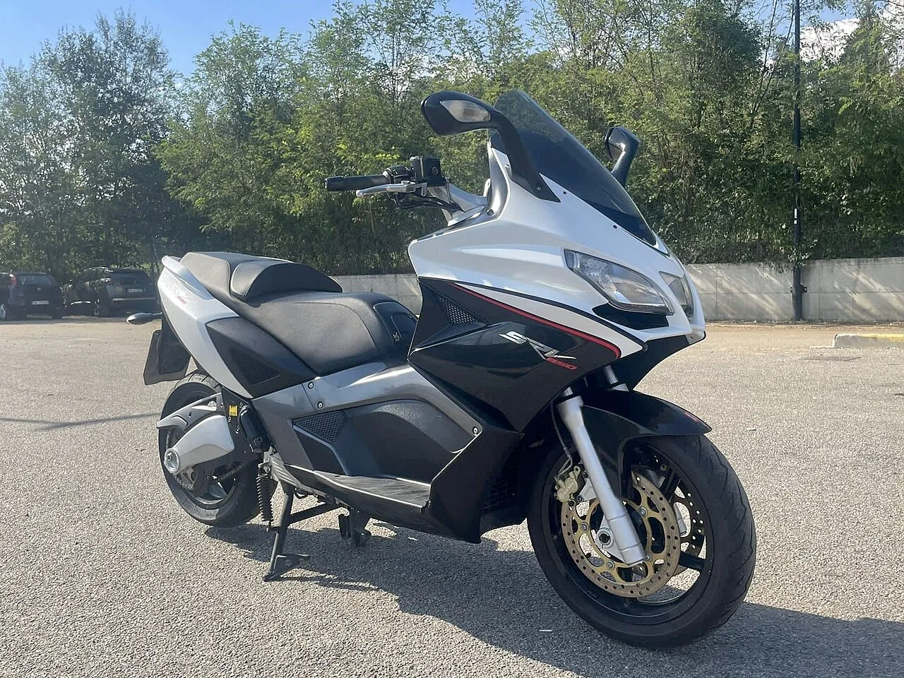2020 Aprilia SRV 850