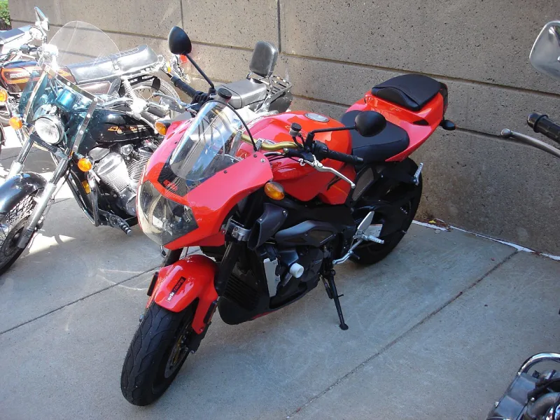 2011 Aprilia Tuono 1000 R Motosiklet