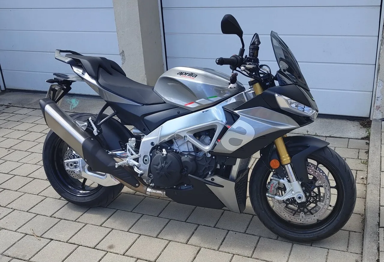 2025 Aprilia Tuono V4