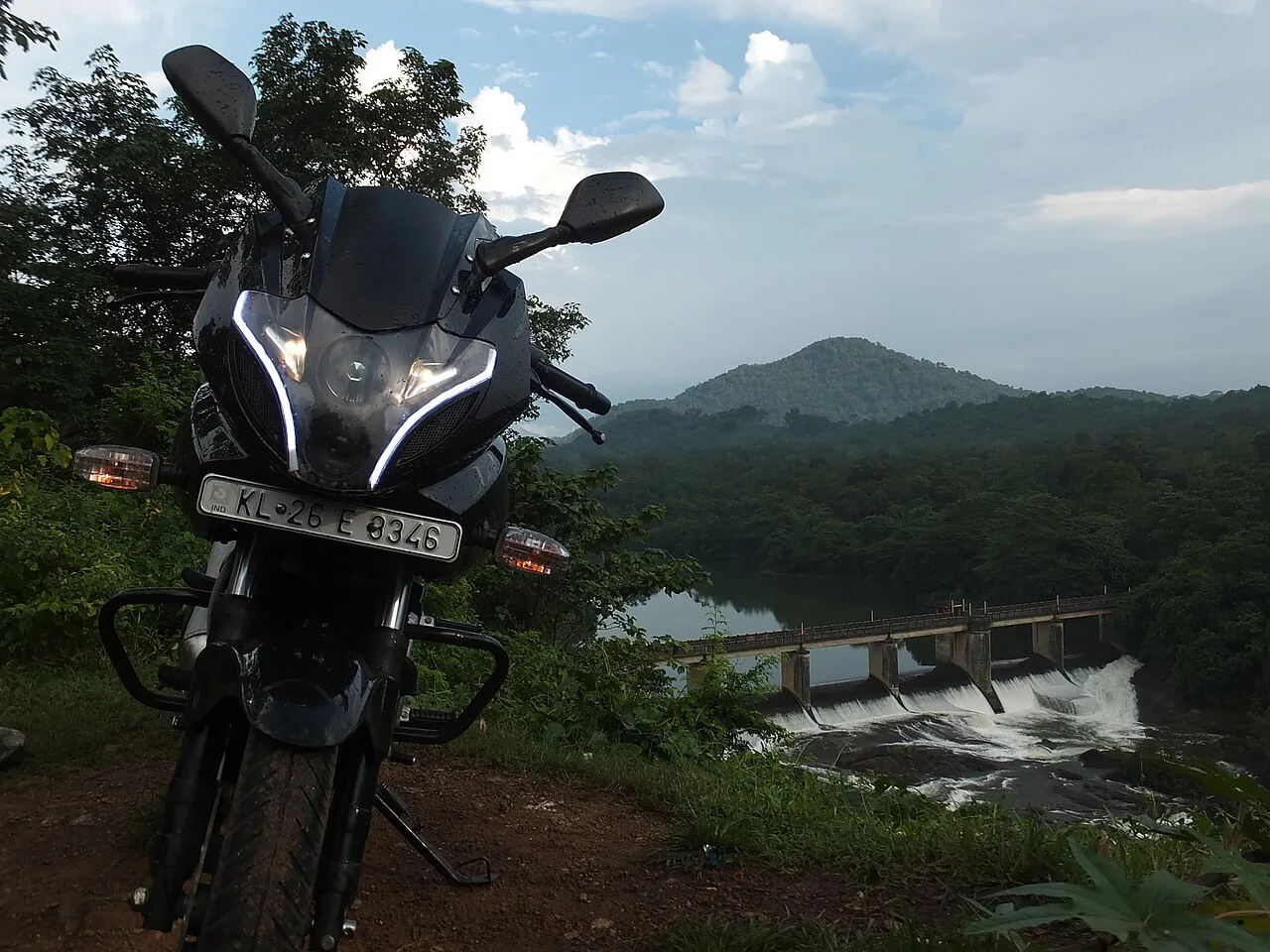 2015 Bajaj Pulsar 220