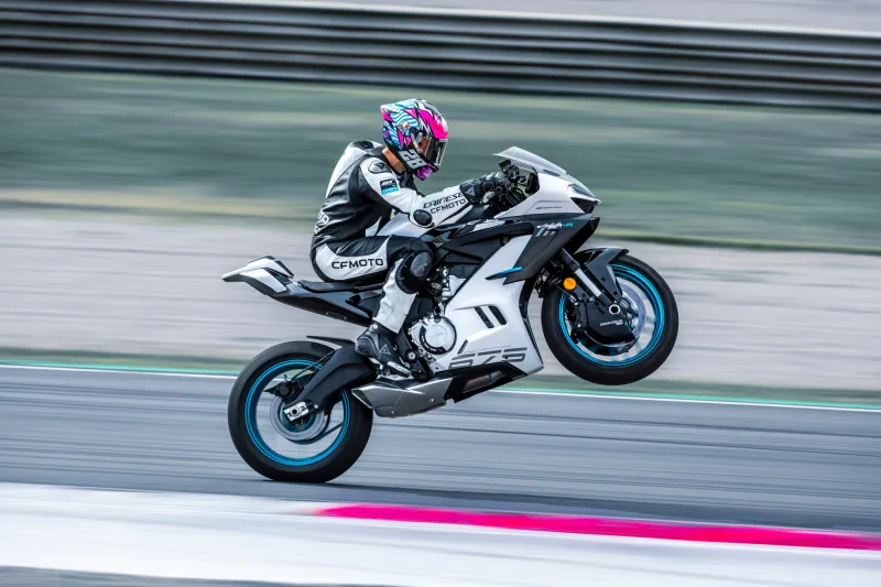 CFMOTO 675SR-R 2026