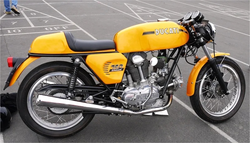 2002 Ducati 750 Sport Motosiklet