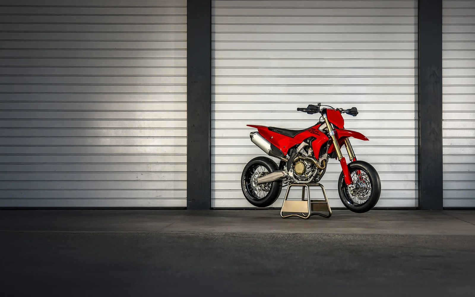 2026 Ducati Desmo450 SM