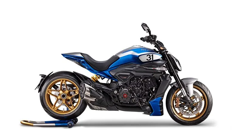 Ducati Diavel V4 2026