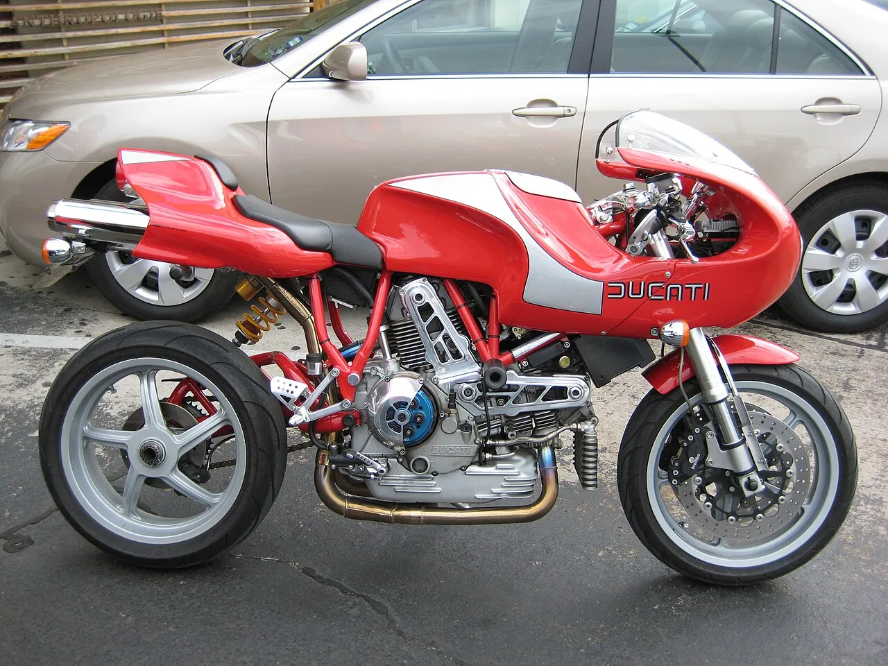 2001 Ducati MH900e