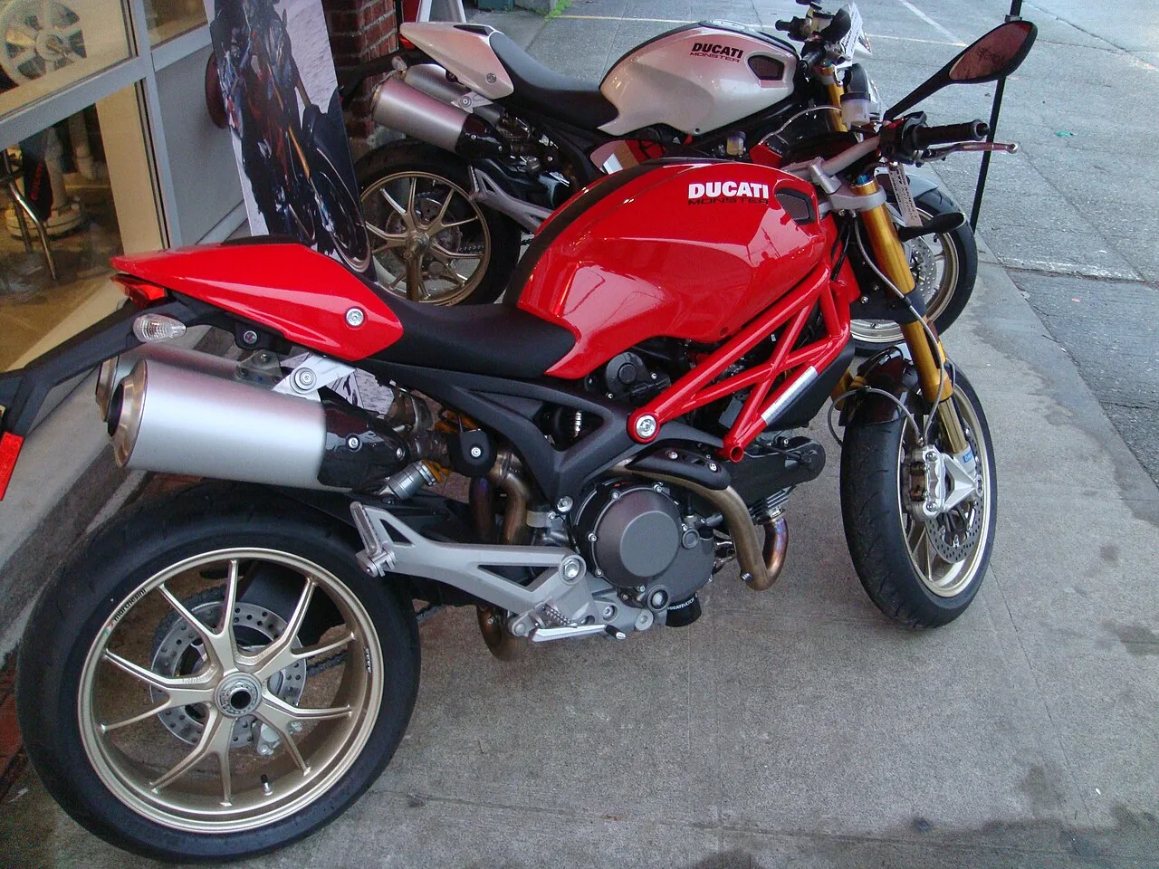 2010 Ducati Monster 1100S