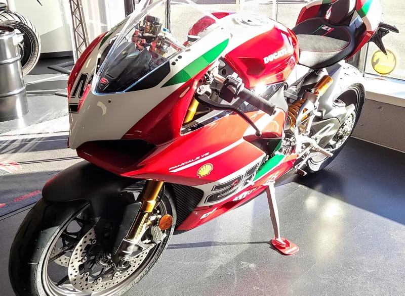 2025 Ducati Panigale V2 Bayliss