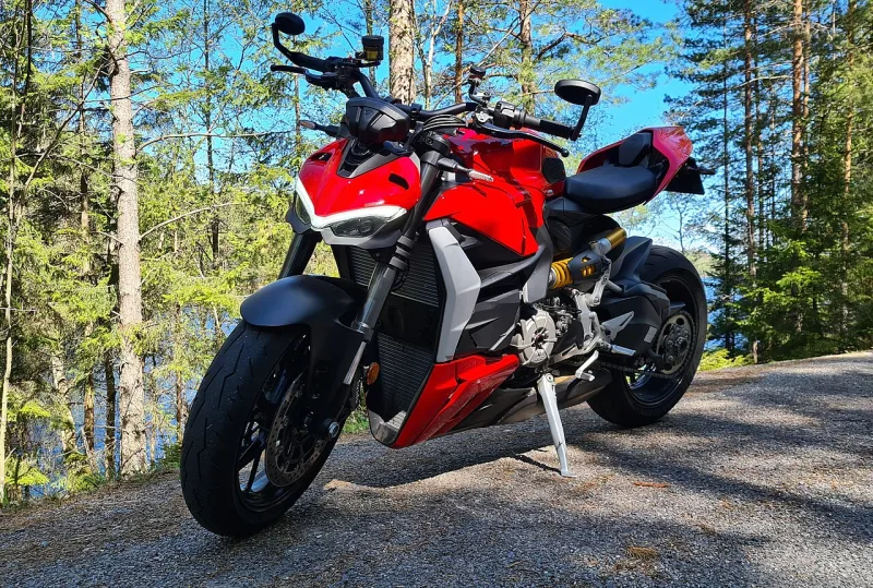 2025 Ducati Streetfighter V2