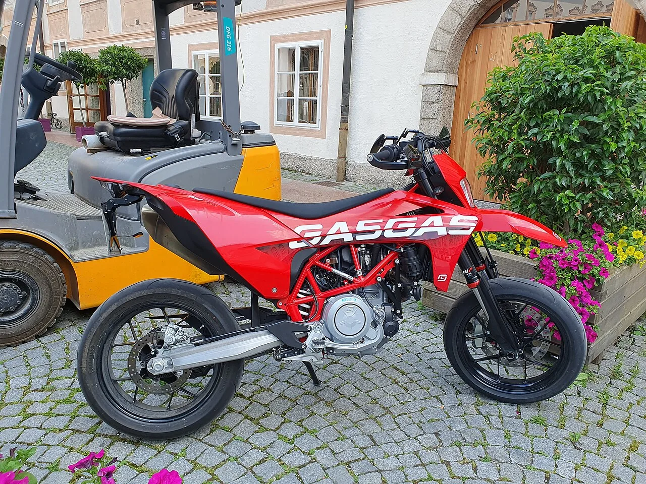 2024 GAS GAS SM 700