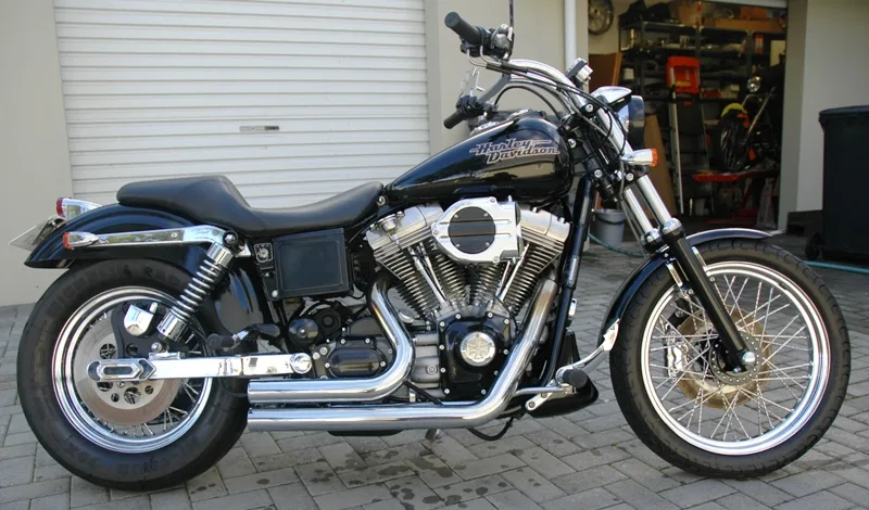 2001 Harley-Davidson Dyna Super Glide Motosiklet