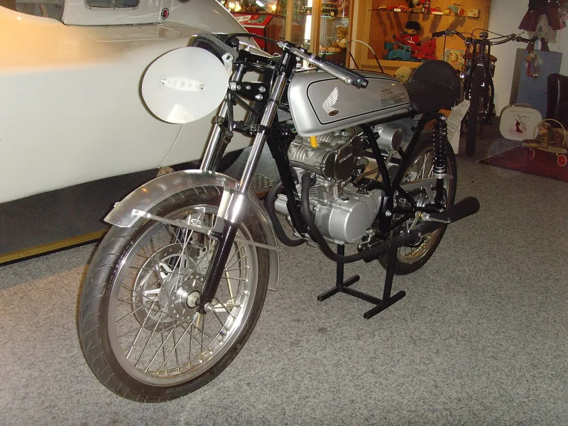 2004 Honda Dream 50 R Motorcycle