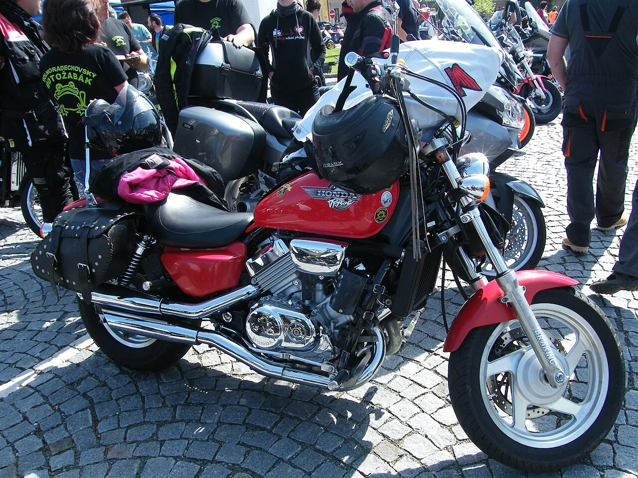 2002 Honda VF 750 C Magna