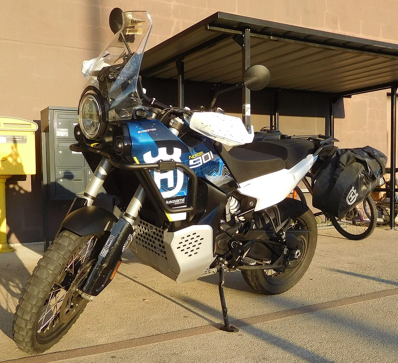 2025 Husqvarna Norden 901