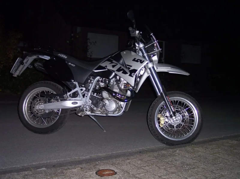 2007 KTM 640 LC4 Supermoto Motorrad