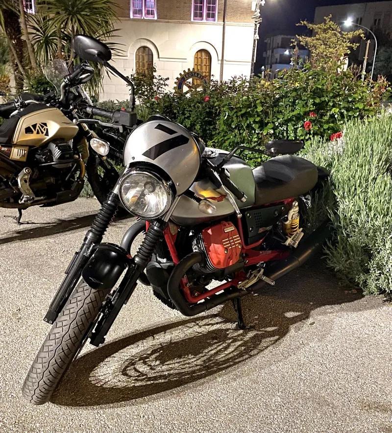 2020 Moto Guzzi V7 III Racer