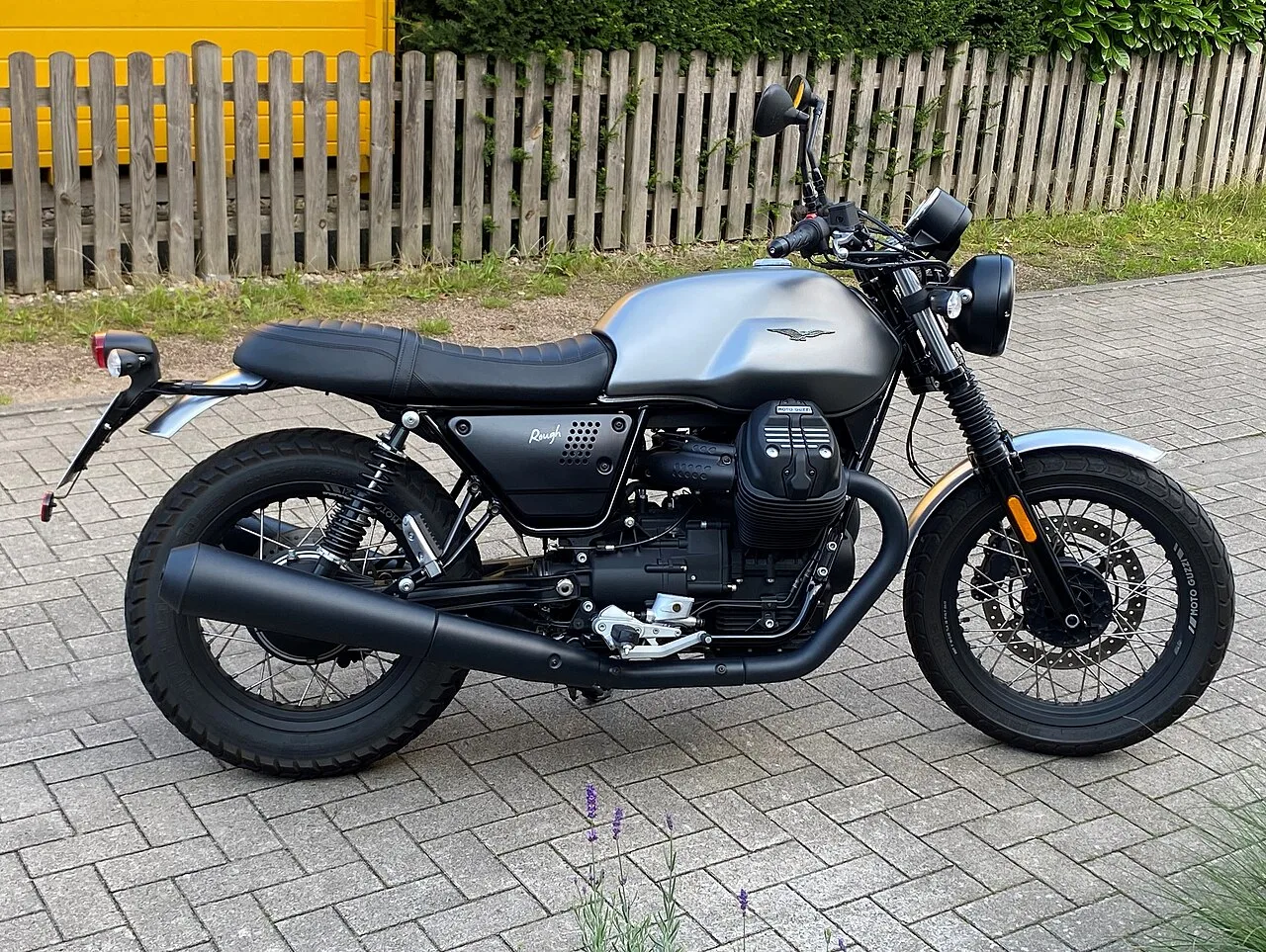 2020 Moto Guzzi V7 III Rough