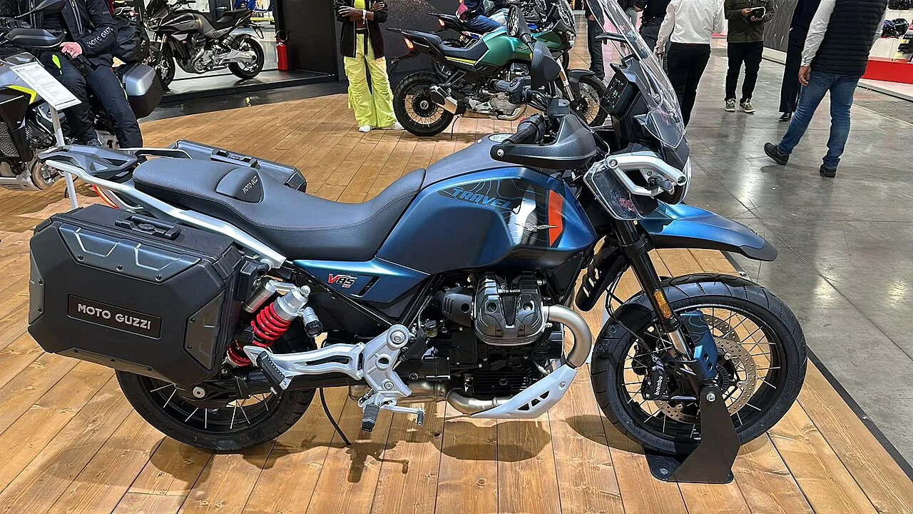 2025 Moto Guzzi V85 TT Travel