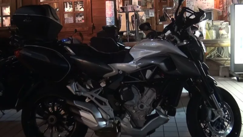 2017 MV Agusta Stradale 800