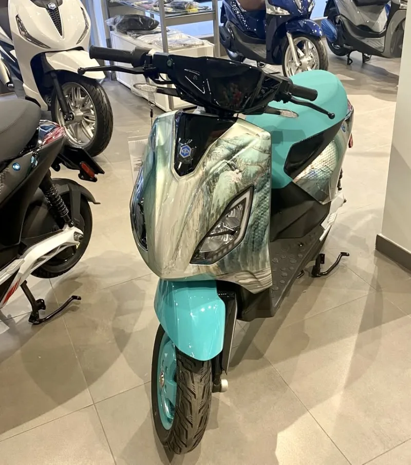 2022 Piaggio 1 Feng Chen Wang Motorrad
