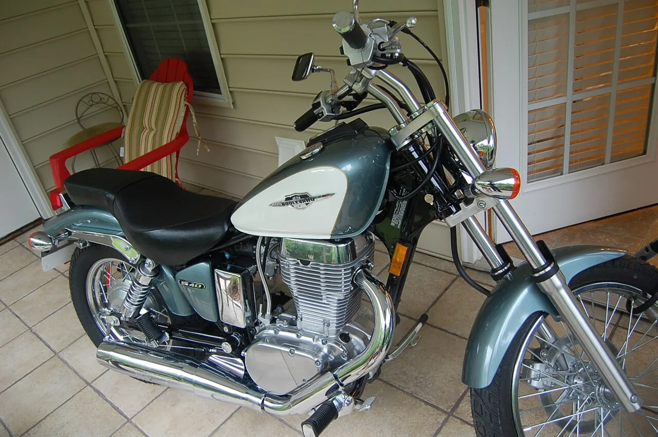 2022 Suzuki Boulevard S40