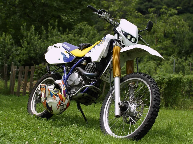 2000 Suzuki DR 350 SE Motorcycle