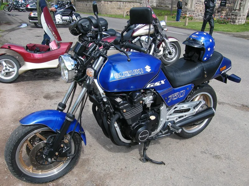 2000 Suzuki GSX 750 Motosiklet