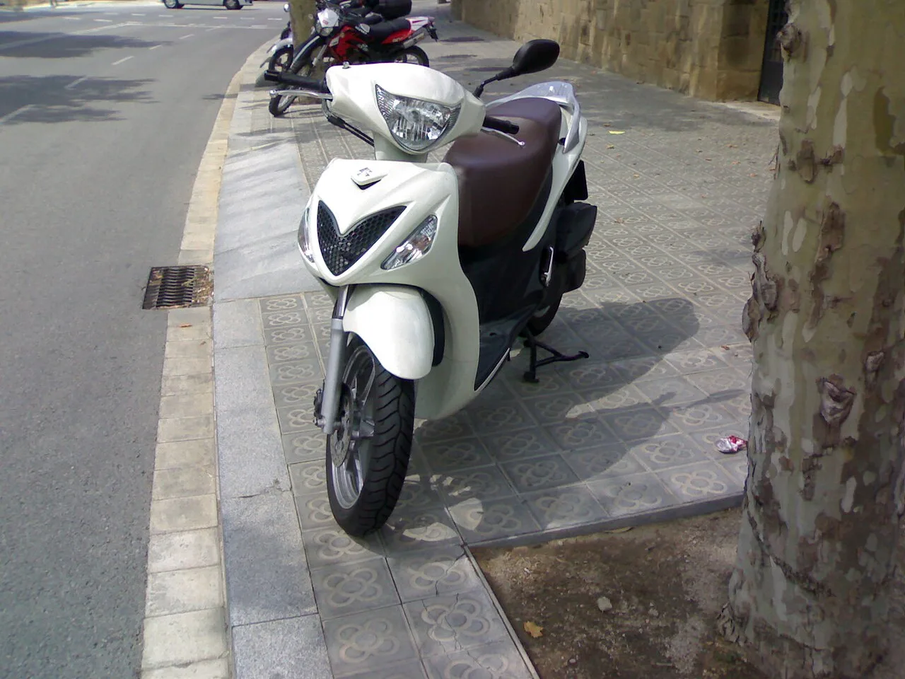 2011 Suzuki Sixteen