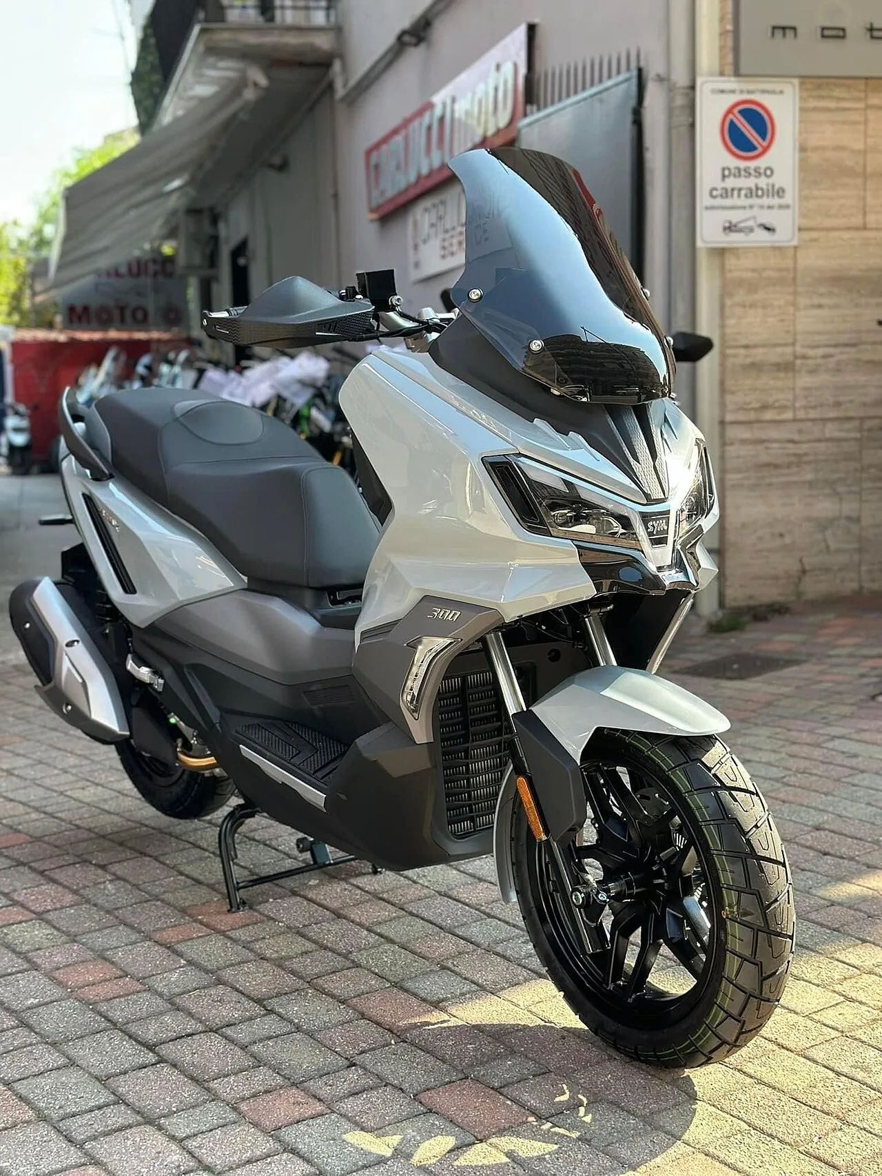 2025 Sym ADX 300