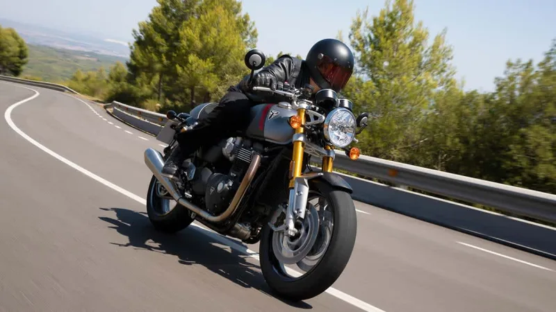 Triumph Thruxton 2026