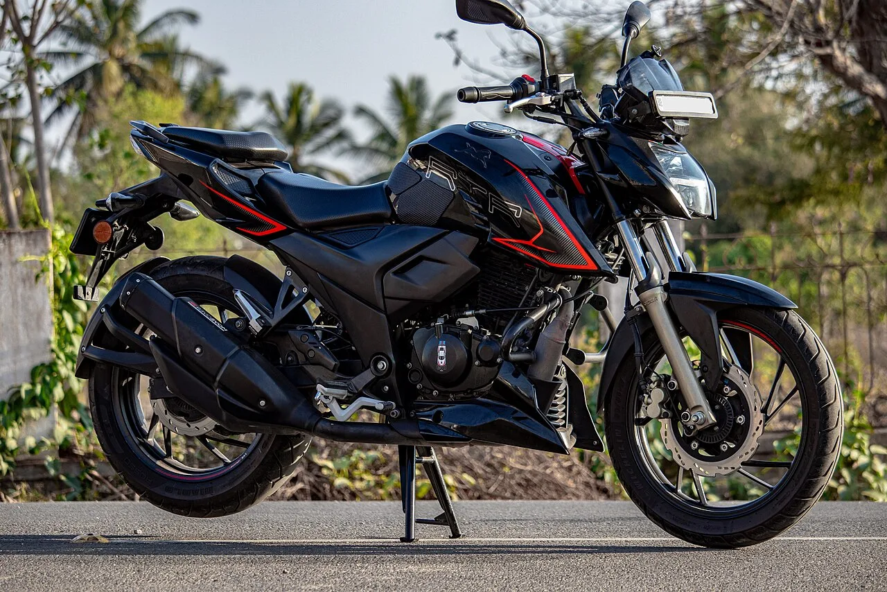 2023 TVS Apache RTR 200