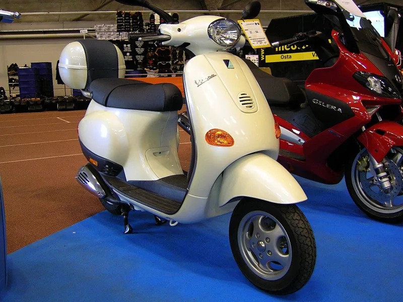 2005 Vespa ET4 50 Motosiklet