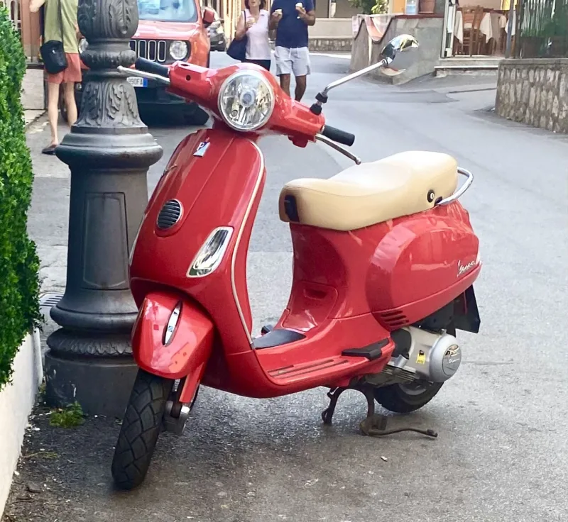 2013 Vespa LX 125 3V Motorcycle