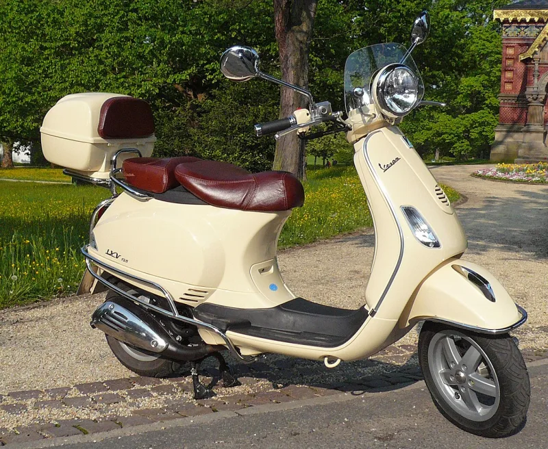 2012 Vespa LXV 125 Motorcycle