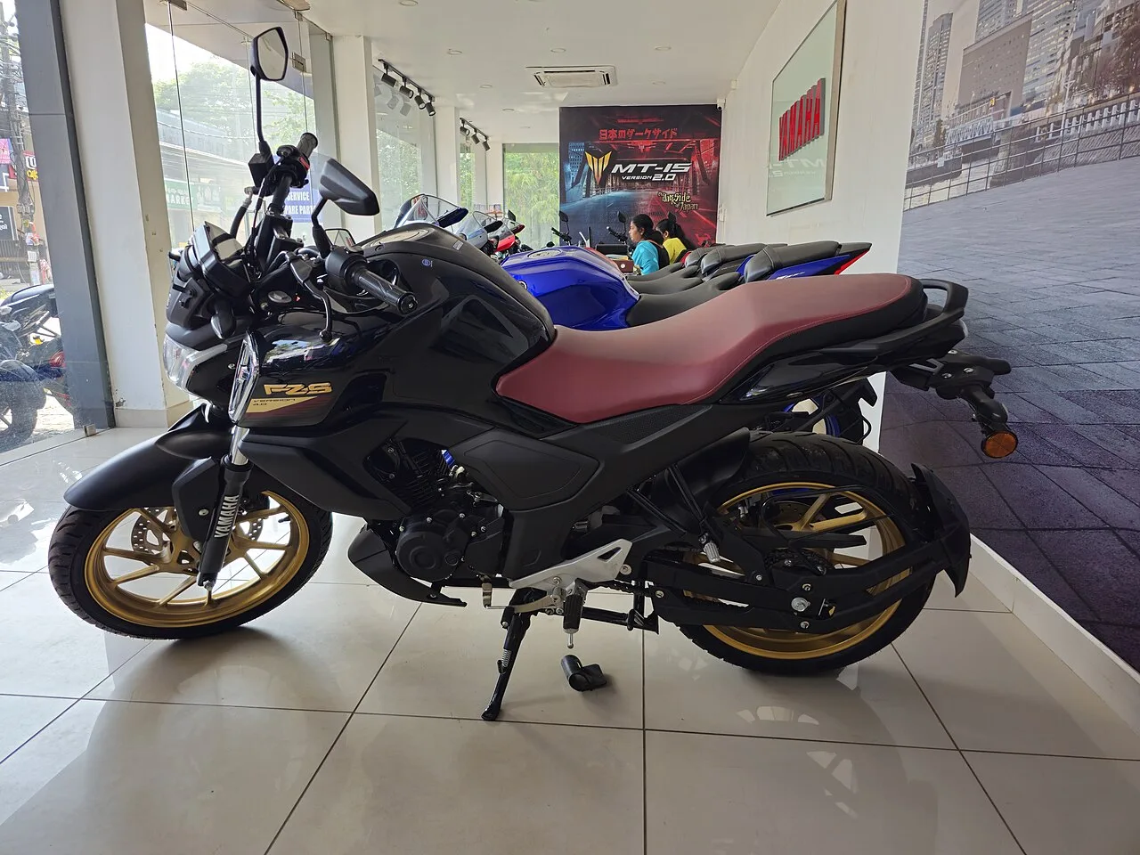 2025 Yamaha FZS