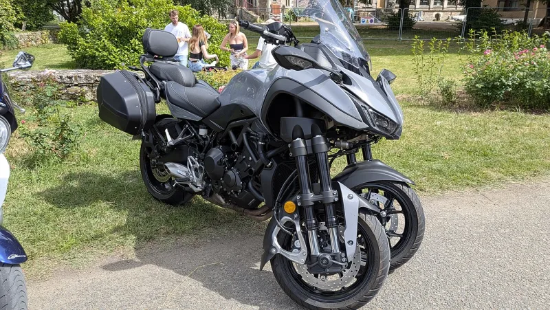 2024 Yamaha Niken GT