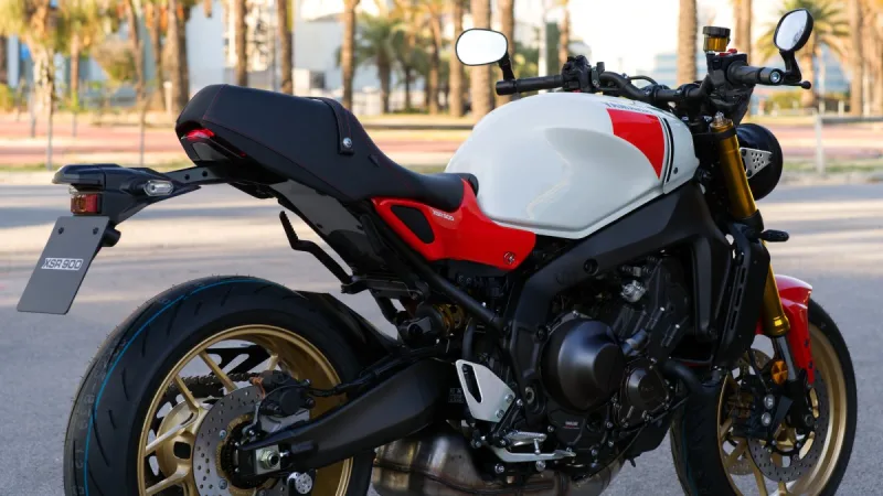 Yamaha XSR900 2026
