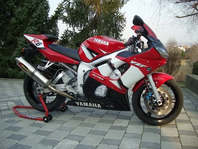 2000 Yamaha YZF-R6 Motosiklet