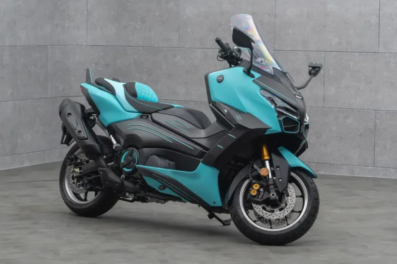 Yamaha TMAX von Mansory: Luxus-Tuning mit Flügeln